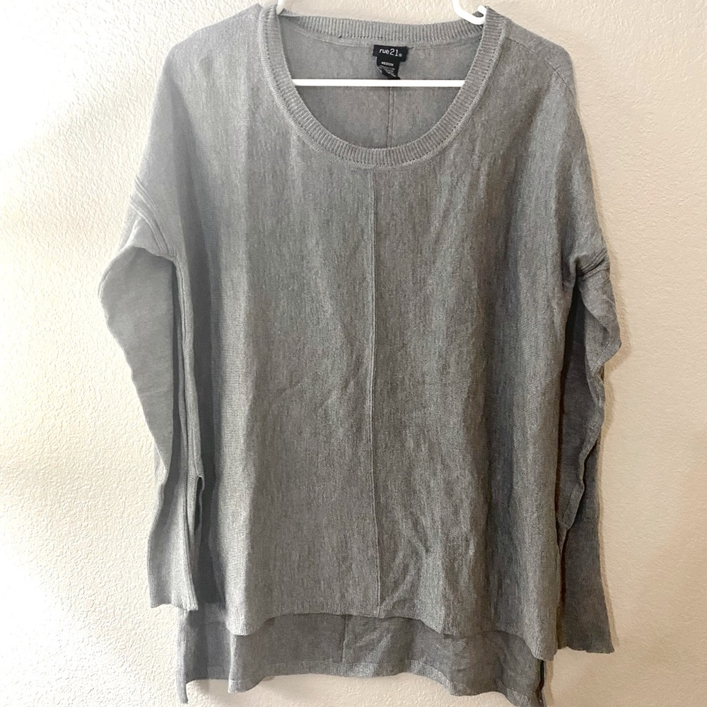 ✨2 FOR $25 CLOSET SALE✨ Gray Sweater w/ Slit Sides